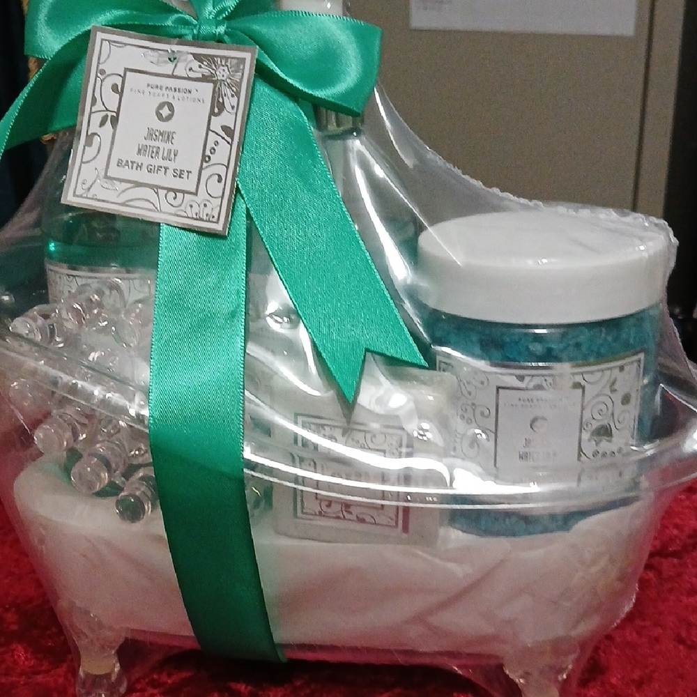 Jade Green Bath Gift Set